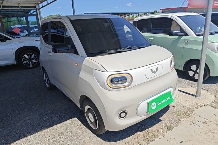Used Wuling Hongguang MINIEV 2024 3rd Generation 215km Youth Edition Front Right 45 Deg