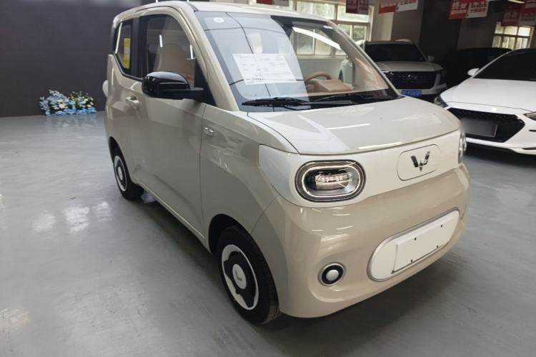 Used Wuling Hongguang MINIEV 2024 3rd Generation 215km Youth Edition Front Right 45 Deg