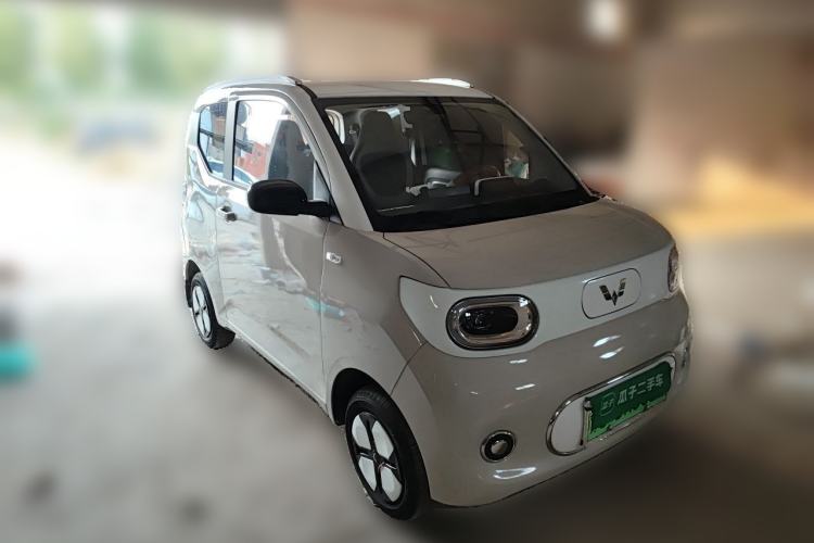 Used Wuling Hongguang MINIEV 2024 3rd Generation 215km Advanced Version Front Right 45 Deg