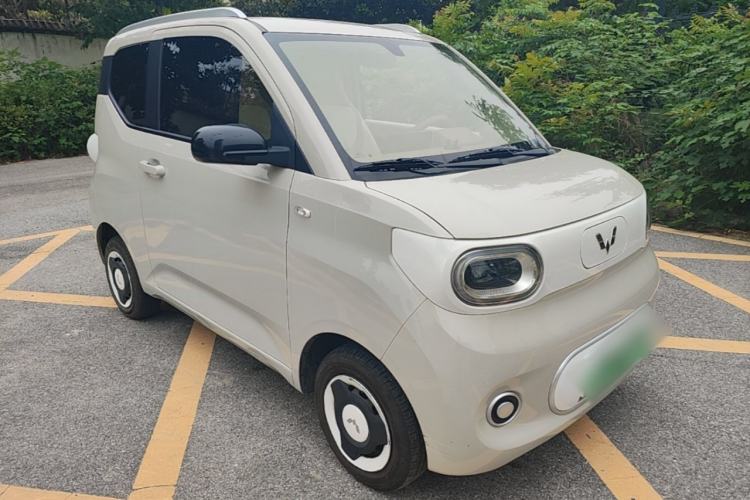 Used Wuling Hongguang MINIEV 2024 3rd Generation 215km Youth Edition Front Right 45 Deg