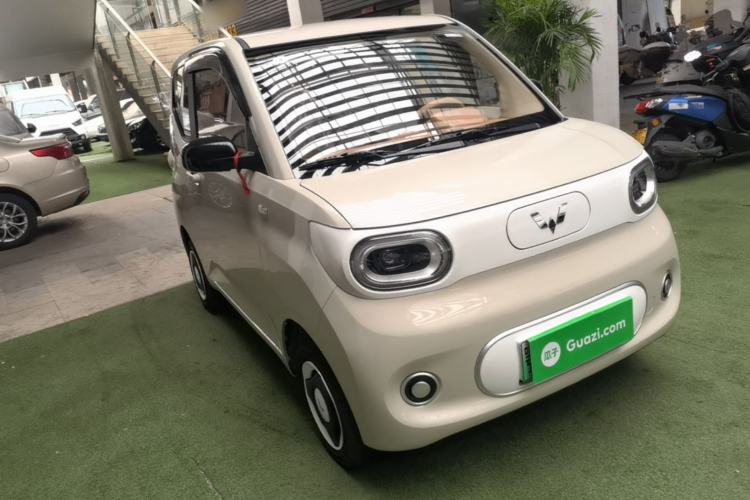 Used Wuling Hongguang MINIEV 2024 3rd Generation 215km Youth Edition Front Right 45 Deg