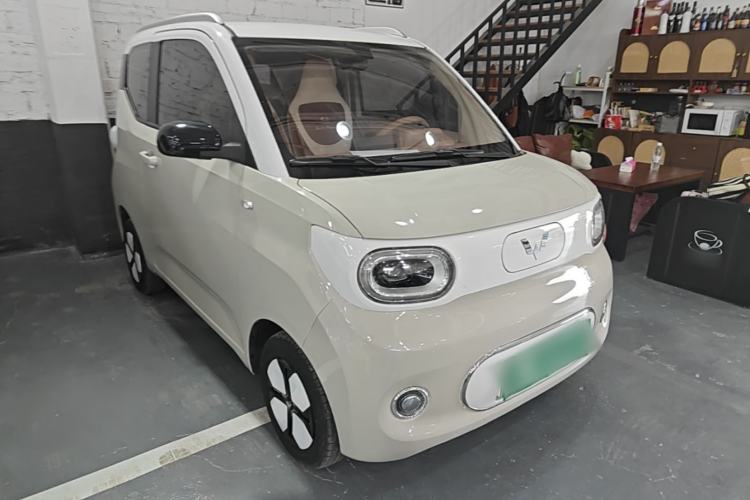 Used Wuling Hongguang MINIEV 2024 3rd Generation 215km Advanced Version Front Right 45 Deg