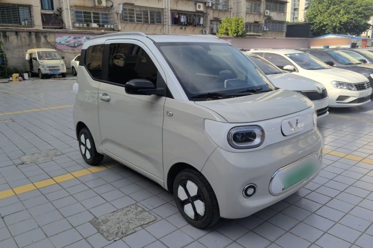 Used Wuling Hongguang MINIEV 2024 3rd Generation 170 km Front Right 45 Deg