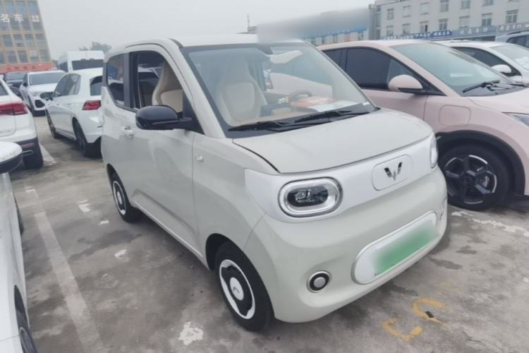 Used Wuling Hongguang MINIEV 2024 3rd Generation 215km Advanced Version Front Right 45 Deg