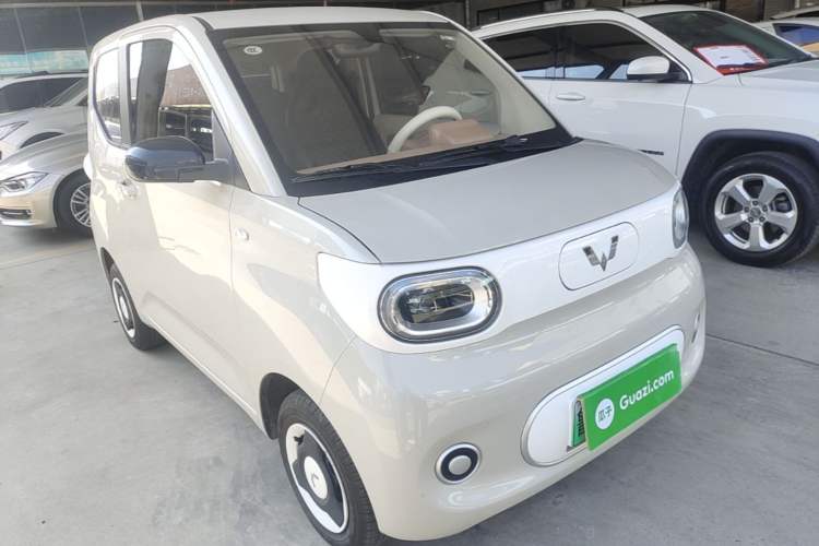Used Wuling Hongguang MINIEV 2024 3rd Generation 215km Youth Edition Front Right 45 Deg
