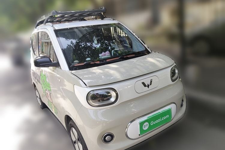 Used Wuling Hongguang MINIEV 2024 3rd Generation 215km Advanced Version Front Right 45 Deg