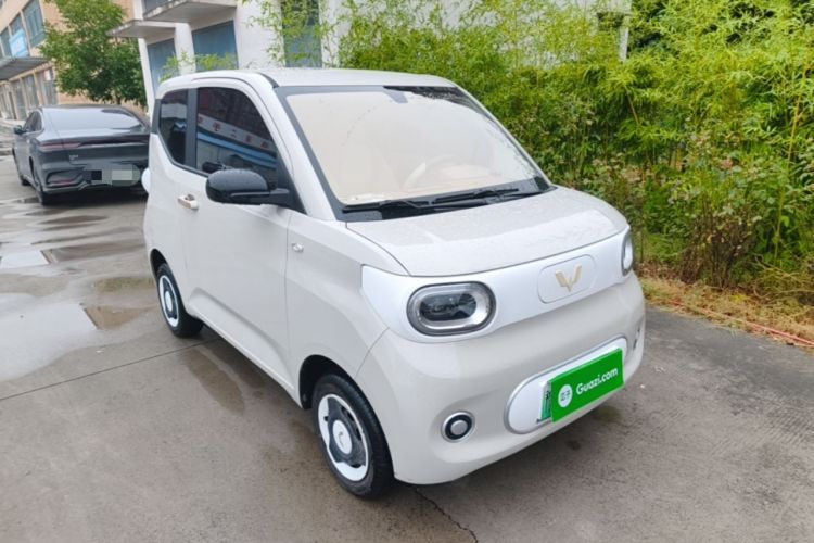 Used Wuling Hongguang MINIEV 2024 3rd Generation 215km Youth Edition Front Right 45 Deg