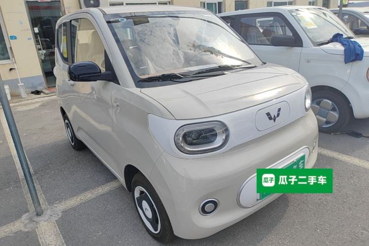 Used Wuling Hongguang MINIEV 2024 3rd Generation 215km Youth Edition Front Right 45 Deg