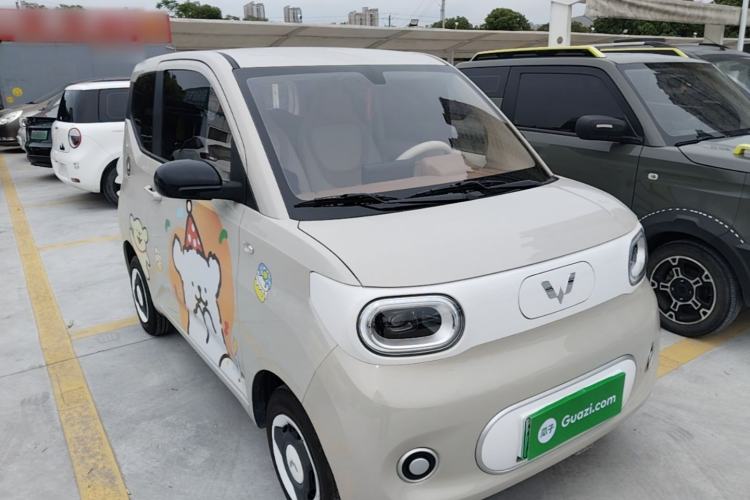 Used Wuling Hongguang MINIEV 2024 3rd Generation 215km Youth Edition Front Right 45 Deg