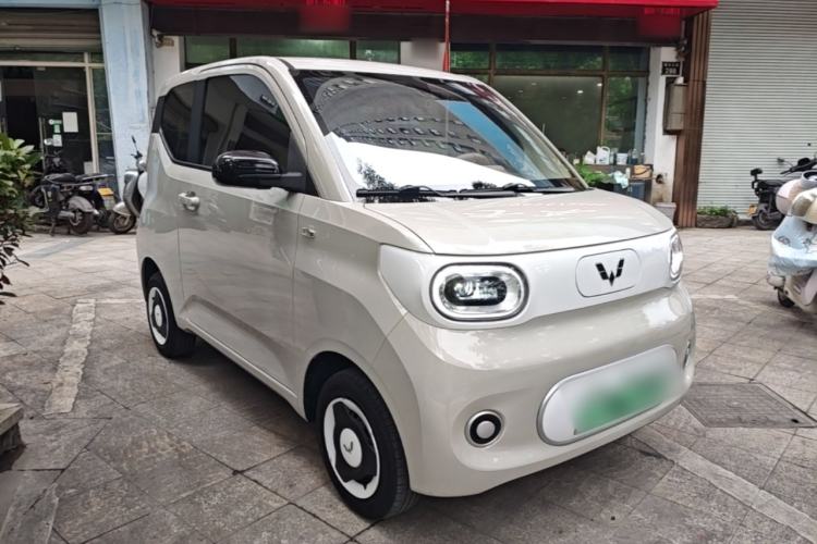 Used Wuling Hongguang MINIEV 2024 3rd Generation 215km Youth Edition Front Right 45 Deg