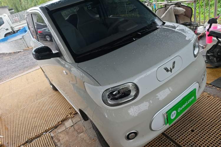 Used Wuling Hongguang MINIEV 2024 3rd Generation 215km Youth Edition Front Right 45 Deg