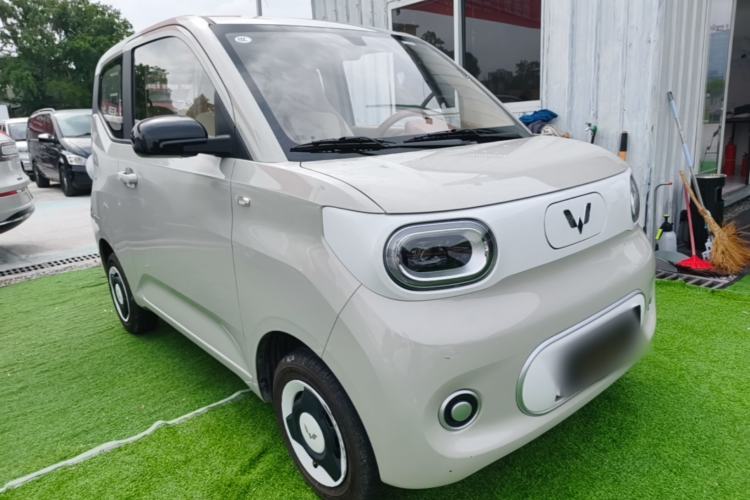 Used Wuling Hongguang MINIEV 2024 3rd Generation 215km Youth Edition Front Right 45 Deg