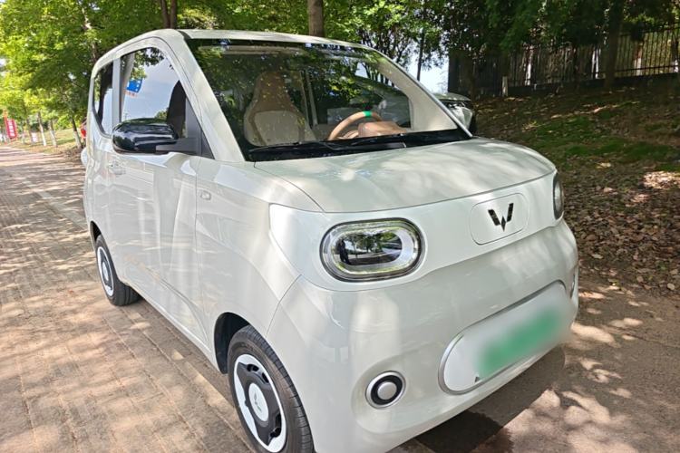 Used Wuling Hongguang MINIEV 2024 3rd Generation 215km Youth Edition Front Right 45 Deg