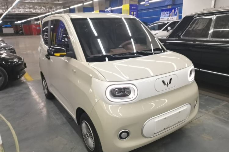 Used Wuling Hongguang MINIEV 2024 3rd Generation 215km Youth Edition Front Right 45 Deg