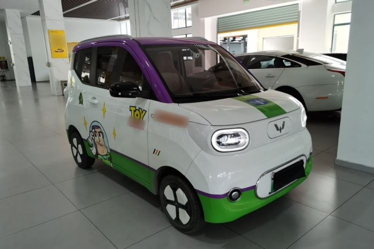 Used Wuling Hongguang MINIEV 2024 3rd Generation 215km Advanced Version Front Right 45 Deg