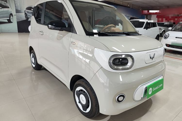 Used Wuling Hongguang MINIEV 2024 3rd Generation 215km Youth Edition Front Right 45 Deg