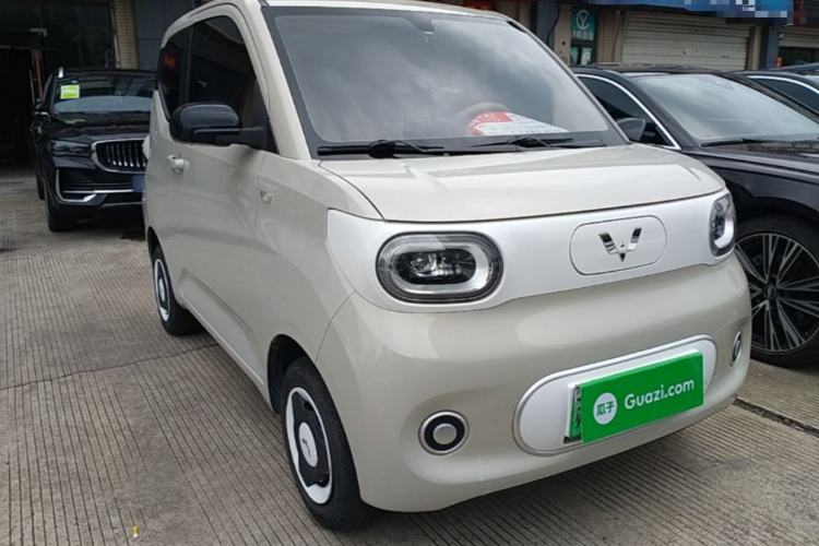 Used Wuling Hongguang MINIEV 2024 3rd Generation 215km Youth Edition Front Right 45 Deg