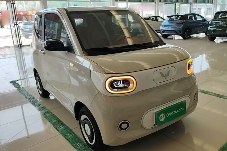 Used Wuling Hongguang MINIEV 2024 3rd Generation 215km Youth Edition Front Right 45 Deg