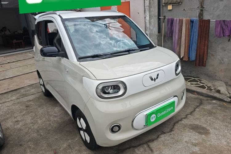 Used Wuling Hongguang MINIEV 2024 3rd Generation 215km Advanced Version Front Right 45 Deg