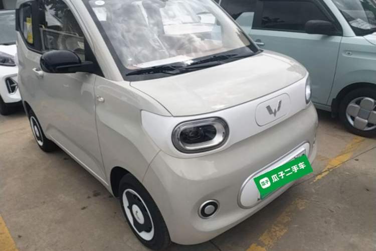 Used Wuling Hongguang MINIEV 2024 3rd Generation 215km Youth Edition Front Right 45 Deg