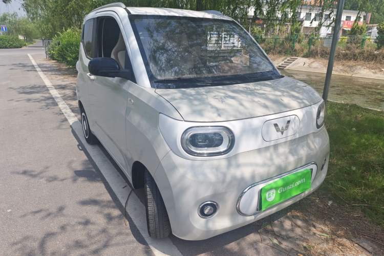 Used Wuling Hongguang MINIEV 2024 3rd Generation 170 km Front Right 45 Deg
