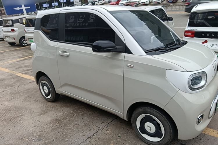 Used Wuling Hongguang MINIEV 2024 3rd Generation 120 km Front Right 45 Deg