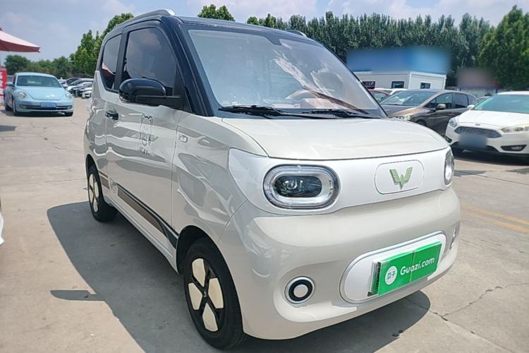 Used Wuling Hongguang MINIEV 2024 3rd Generation 215km Youth Edition Front Right 45 Deg