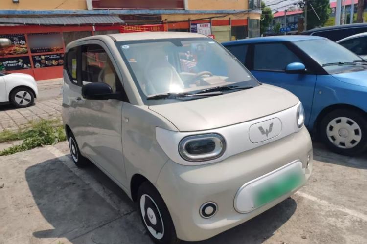 Used Wuling Hongguang MINIEV 2024 3rd Generation 215km Youth Edition Front Right 45 Deg