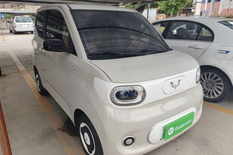 Used Wuling Hongguang MINIEV 2024 3rd Generation 215km Youth Edition Front Right 45 Deg
