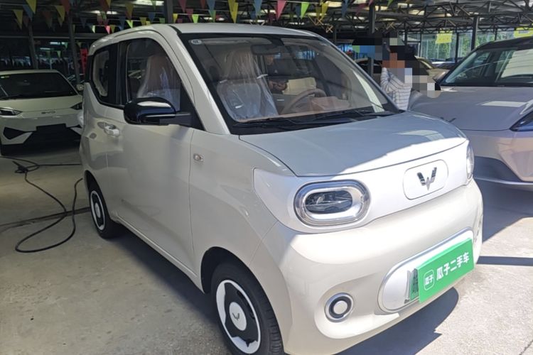 Used Wuling Hongguang MINIEV 2024 3rd Generation 215km Youth Edition Front Right 45 Deg