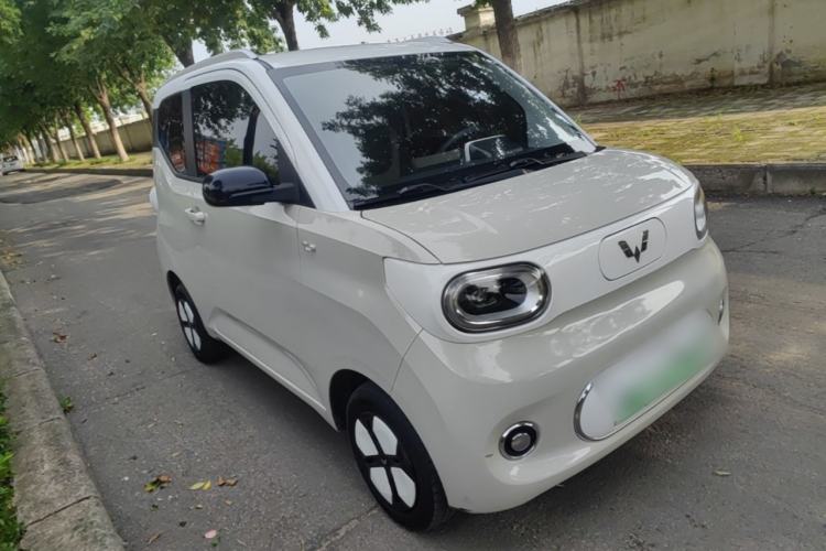 Used Wuling Hongguang MINIEV 2024 3rd Generation 215km Advanced Version Front Right 45 Deg