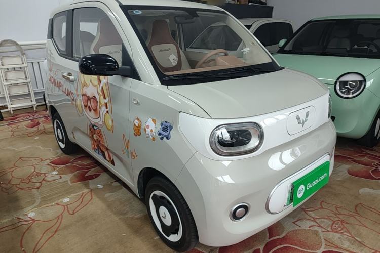 Used Wuling Hongguang MINIEV 2024 3rd Generation 215km Youth Edition Front Right 45 Deg