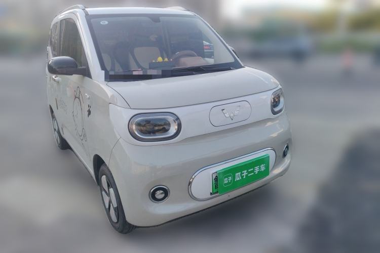 Used Wuling Hongguang MINIEV 2024 3rd Generation 215km Advanced Version Front Right 45 Deg