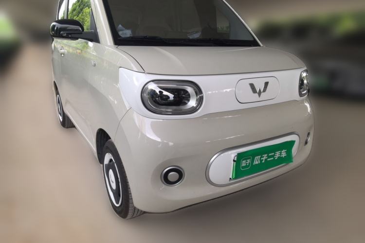 Used Wuling Hongguang MINIEV 2024 3rd Generation 215km Youth Edition Front Right 45 Deg