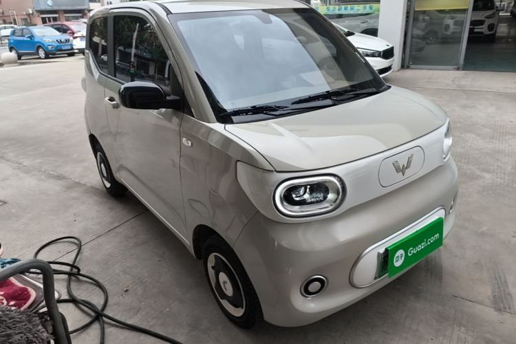 Used Wuling Hongguang MINIEV 2024 3rd Generation 215km Youth Edition Front Right 45 Deg