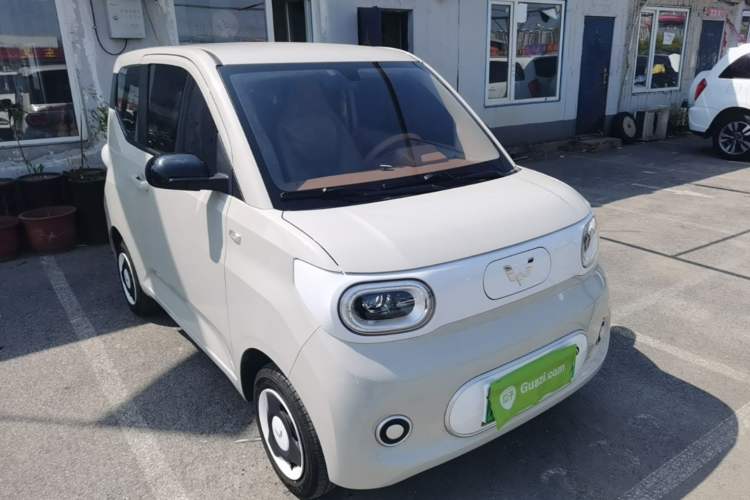 Used Wuling Hongguang MINIEV 2024 3rd Generation 215km Youth Edition Front Right 45 Deg