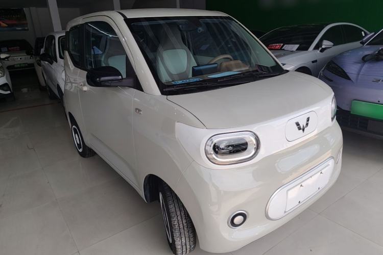 Used Wuling Hongguang MINIEV 2024 3rd Generation 215km Youth Edition Front Right 45 Deg
