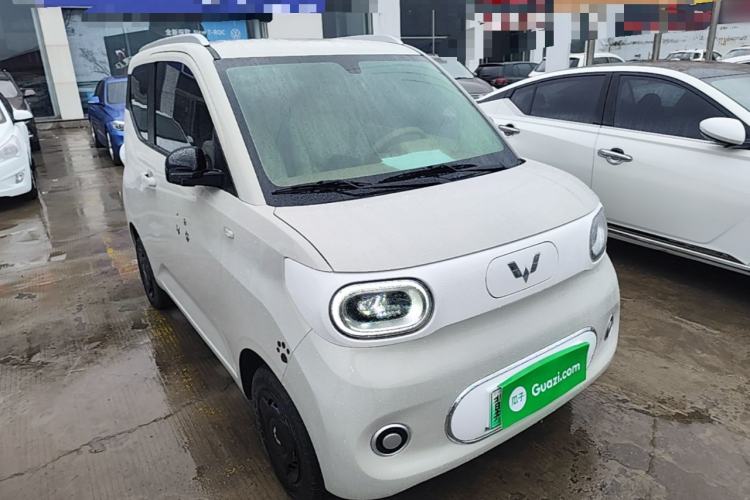 Used Wuling Hongguang MINIEV 2024 3rd Generation 215km Youth Edition Front Right 45 Deg