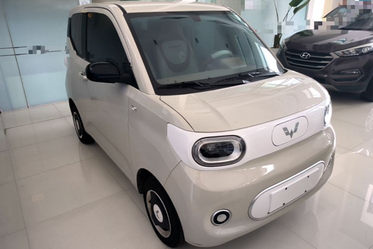 Used Wuling Hongguang MINIEV 2024 3rd Generation 215km Youth Edition Front Right 45 Deg