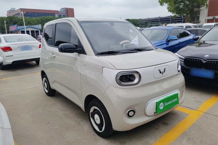 Used Wuling Hongguang MINIEV 2024 3rd Generation 215km Youth Edition Front Right 45 Deg