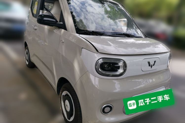 Used Wuling Hongguang MINIEV 2024 3rd Generation 215km Youth Edition Front Right 45 Deg