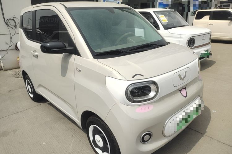 Used Wuling Hongguang MINIEV 2024 3rd Generation 215km Youth Edition Front Right 45 Deg