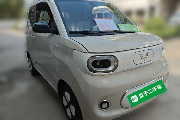Used Wuling Hongguang MINIEV 2024 3rd Generation 215km Advanced Version Front Right 45 Deg