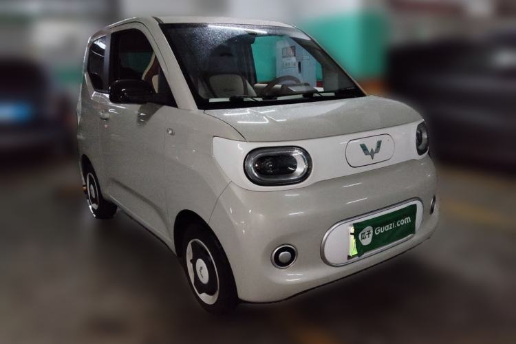 Used Wuling Hongguang MINIEV 2024 3rd Generation 215km Youth Edition Front Right 45 Deg