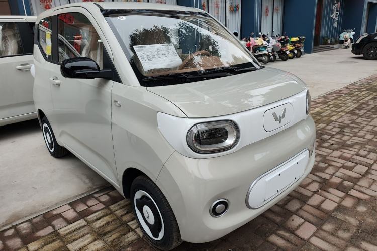 Used Wuling Hongguang MINIEV 2024 3rd Generation 215km Youth Edition Front Right 45 Deg