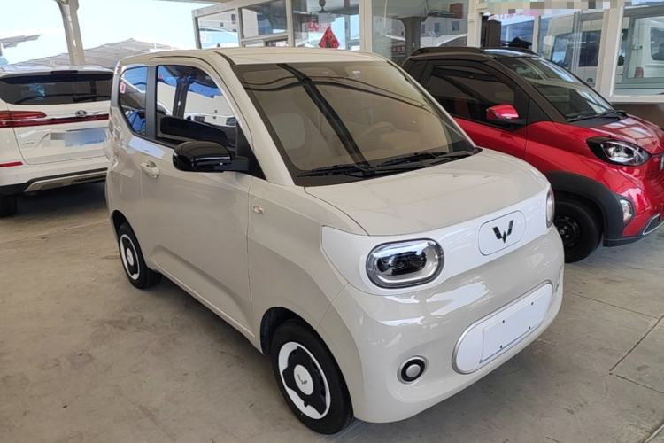 Used Wuling Hongguang MINIEV 2024 3rd Generation 215km Youth Edition Front Right 45 Deg