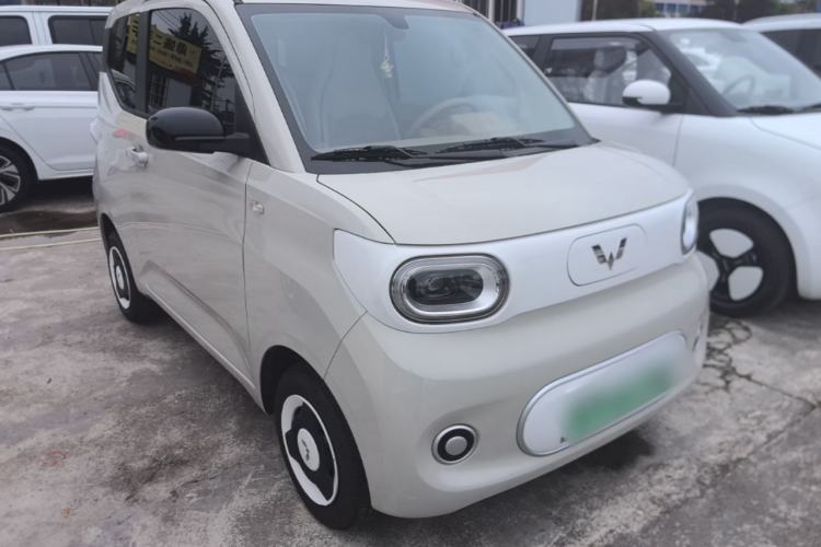 Used Wuling Hongguang MINIEV 2024 3rd Generation 215km Youth Edition Front Right 45 Deg