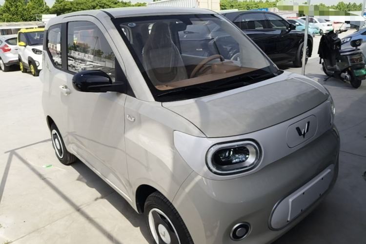 Used Wuling Hongguang MINIEV 2024 3rd Generation 215km Youth Edition Front Right 45 Deg