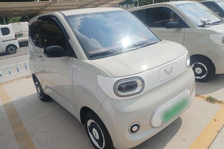 Used Wuling Hongguang MINIEV 2024 3rd Generation 215km Youth Edition Front Right 45 Deg