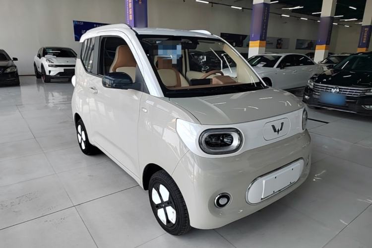 Used Wuling Hongguang MINIEV 2024 3rd Generation 215km Advanced Version Front Right 45 Deg